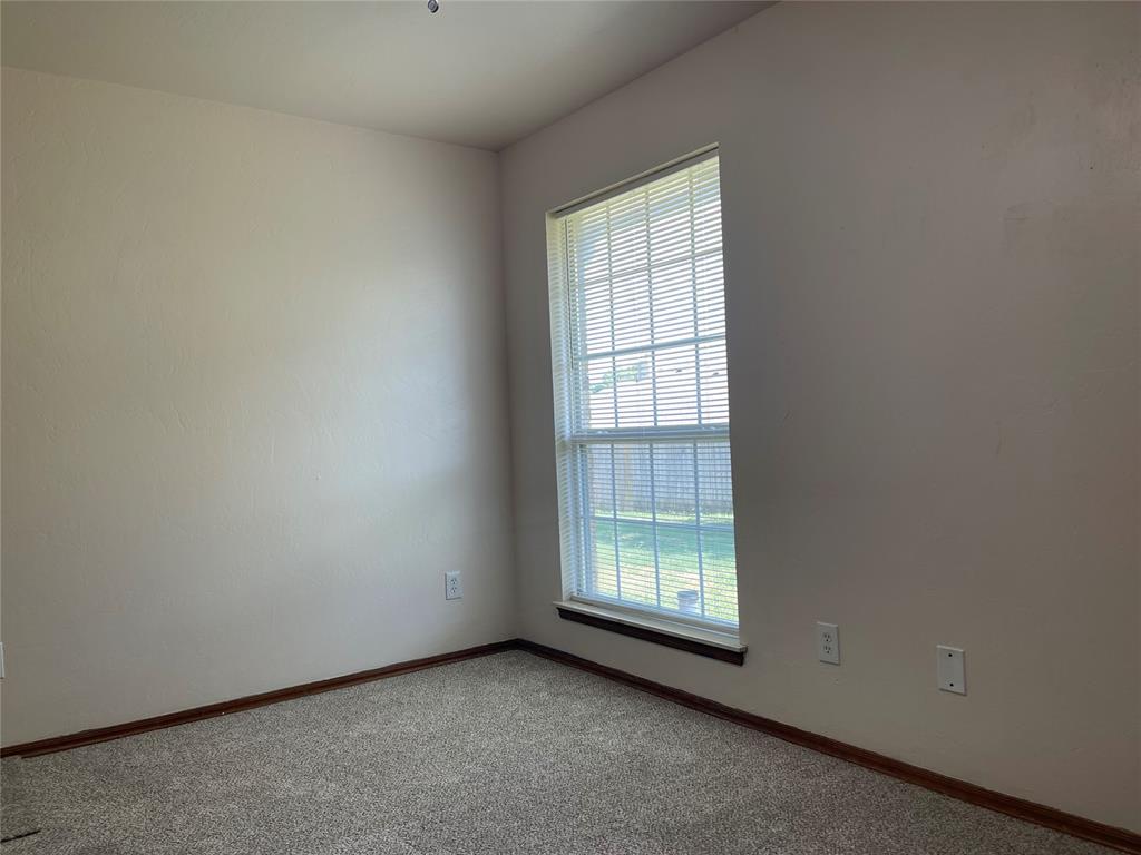 11516 Village Avenue Property Photo 34