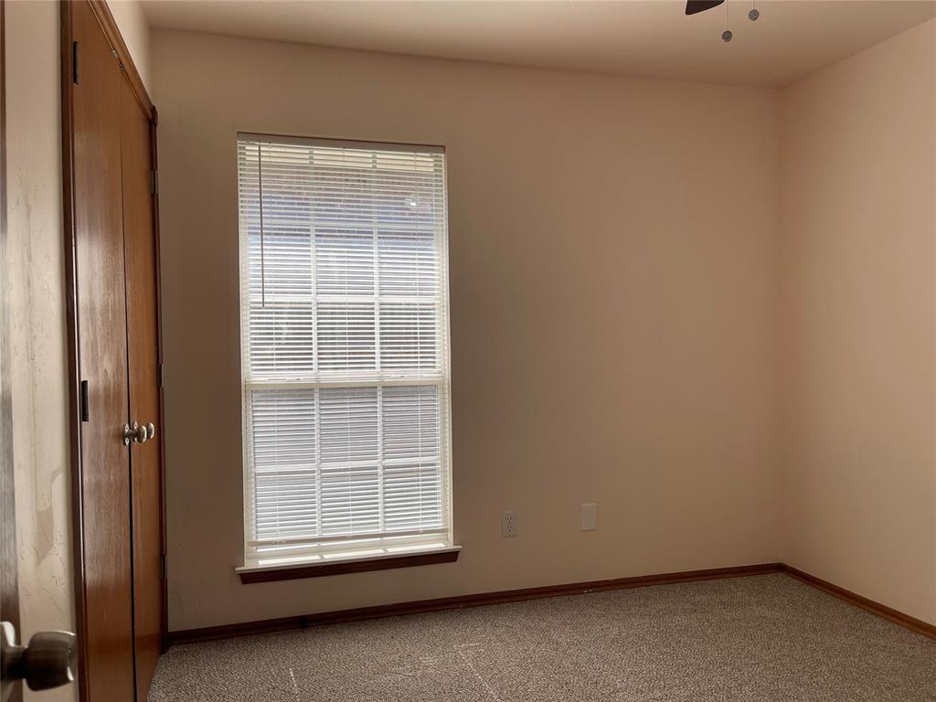 11516 Village Avenue Property Photo 36