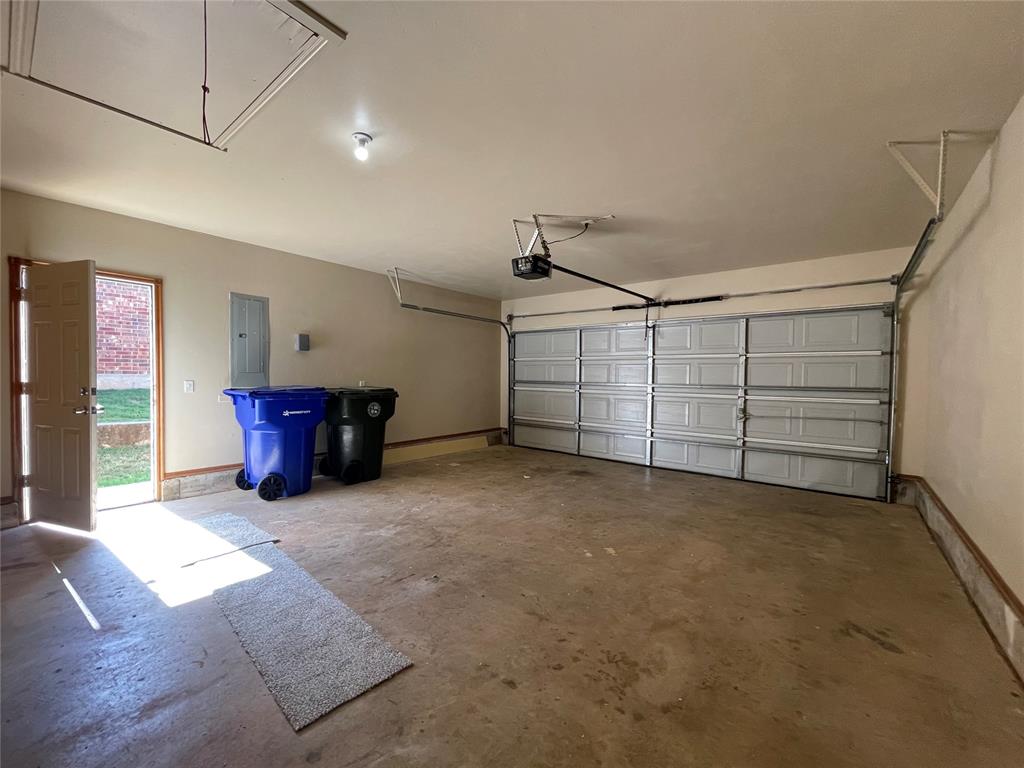 11516 Village Avenue Property Photo 45