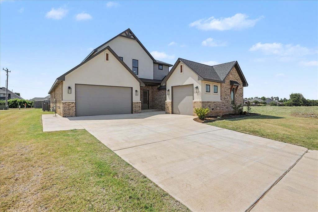 3305 Sugar Maple Way Property Photo 2