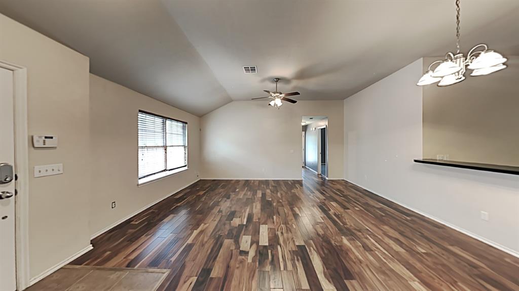 1213 Norway Avenue Property Photo 4
