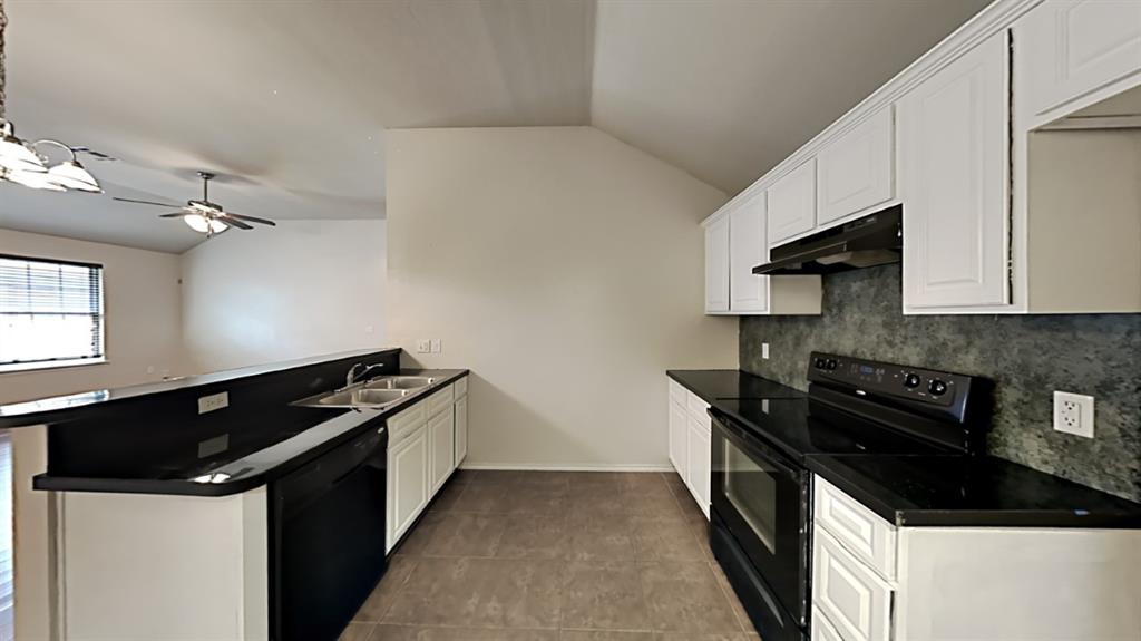 1213 Norway Avenue Property Photo 5