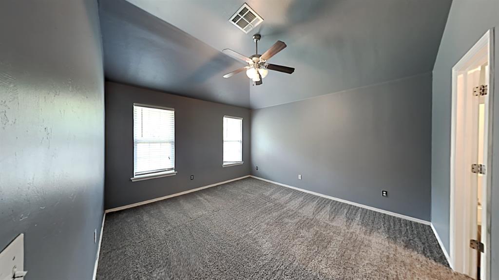 1213 Norway Avenue Property Photo 6