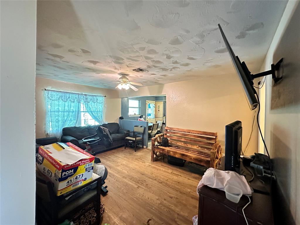 641 Se 73rd Street Property Photo 2
