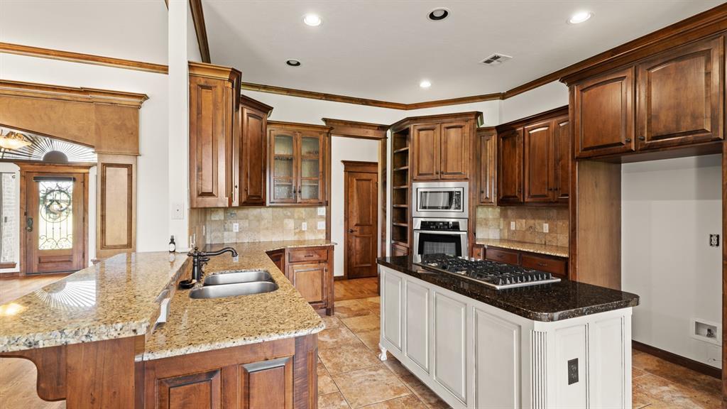 2209 Crestwood Drive Property Photo 12