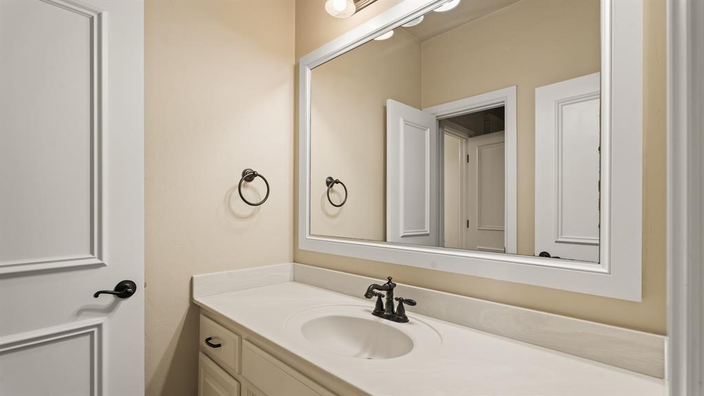 2209 Crestwood Drive Property Photo 25