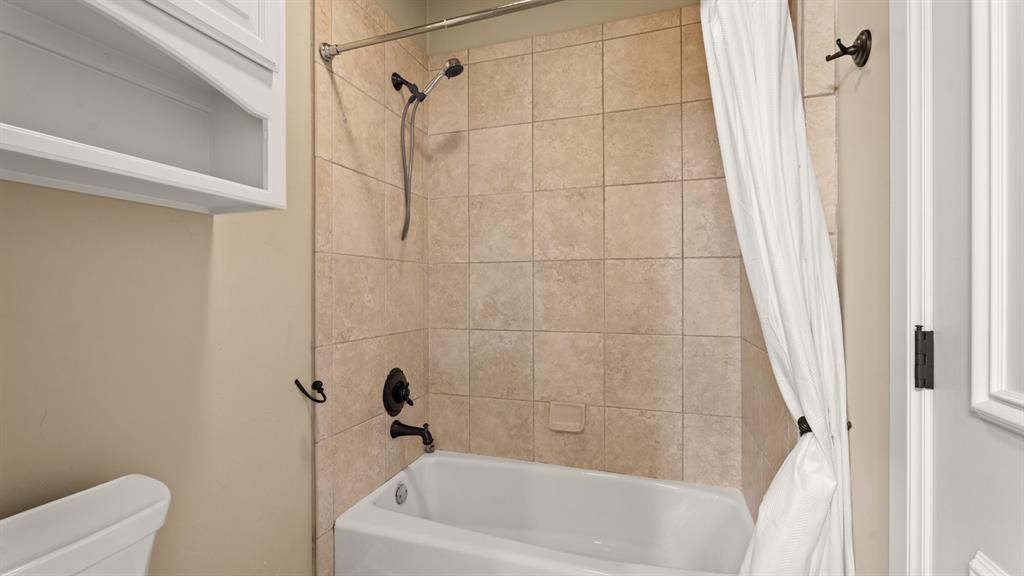 2209 Crestwood Drive Property Photo 26