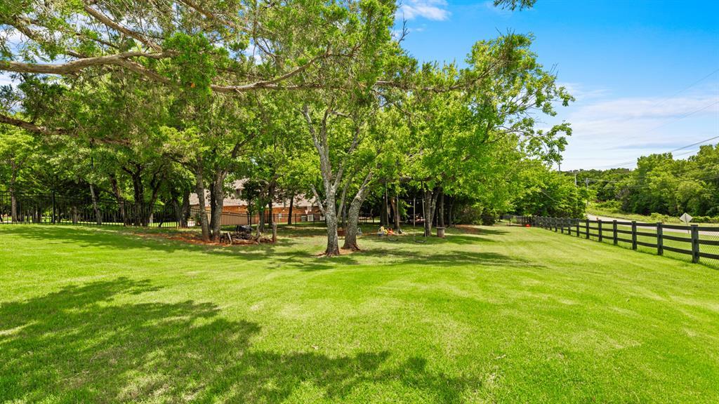 2209 Crestwood Drive Property Photo 37