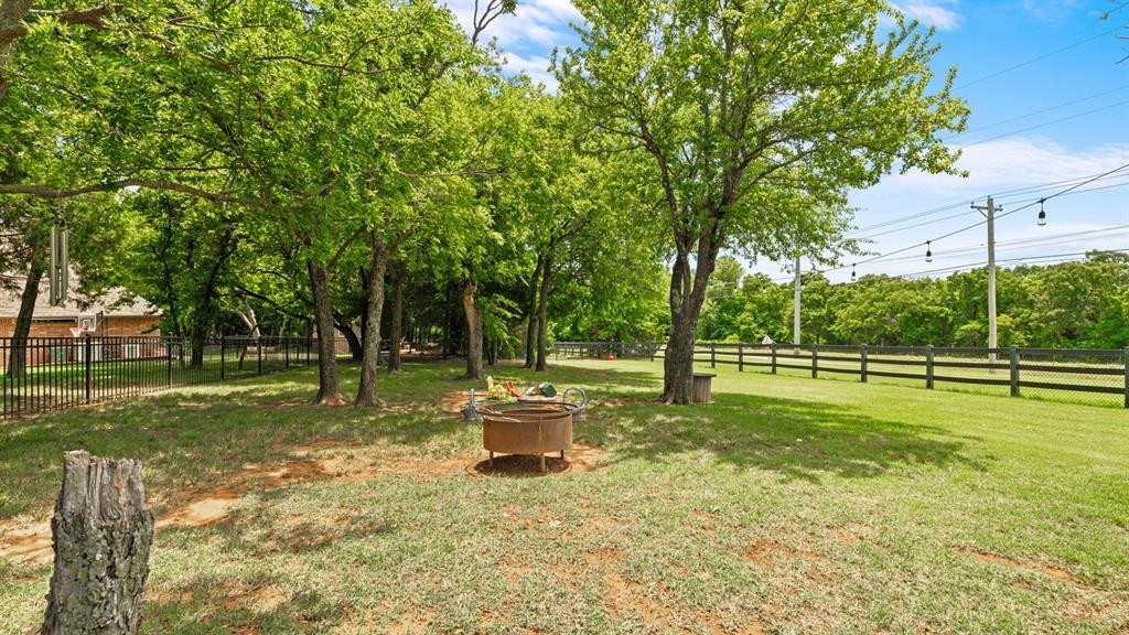 2209 Crestwood Drive Property Photo 38