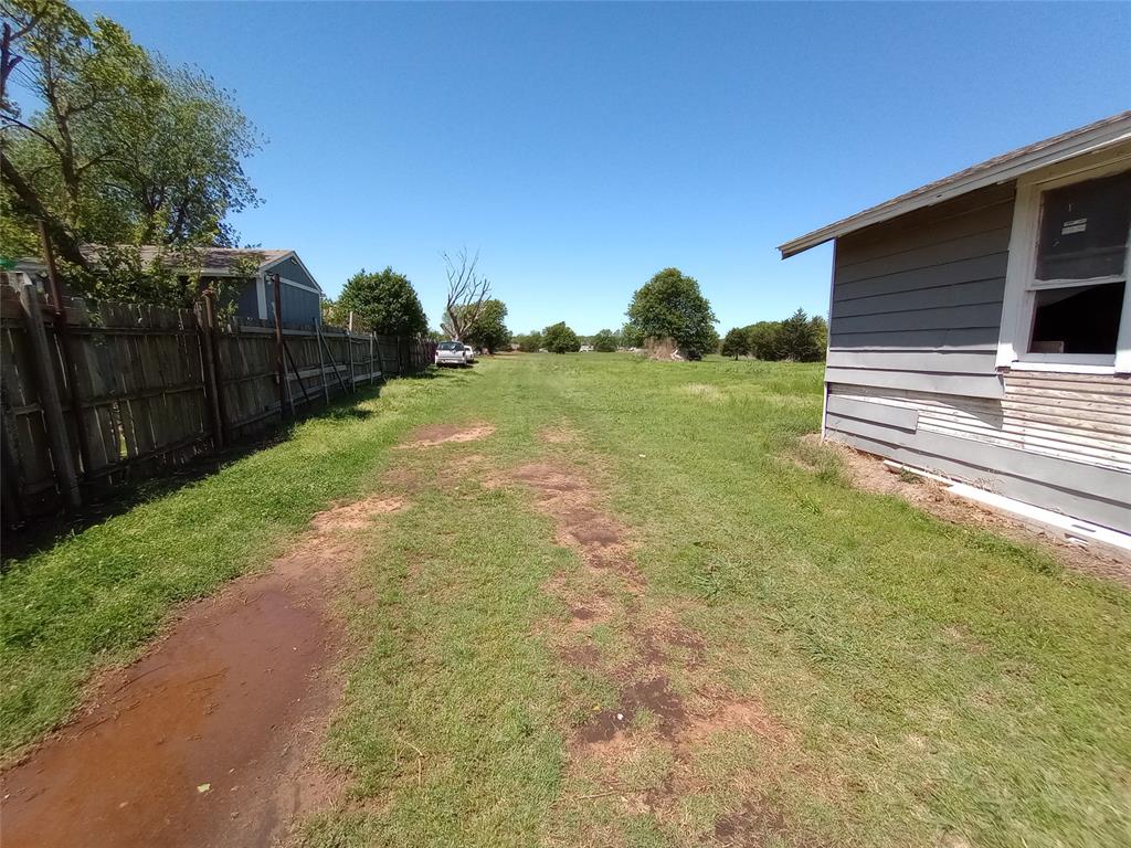 2651 N Harrah Road Property Photo 7
