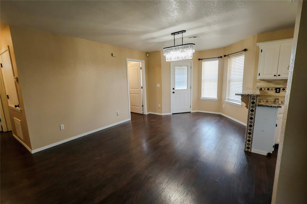 339736 E Highline Road Property Photo 6