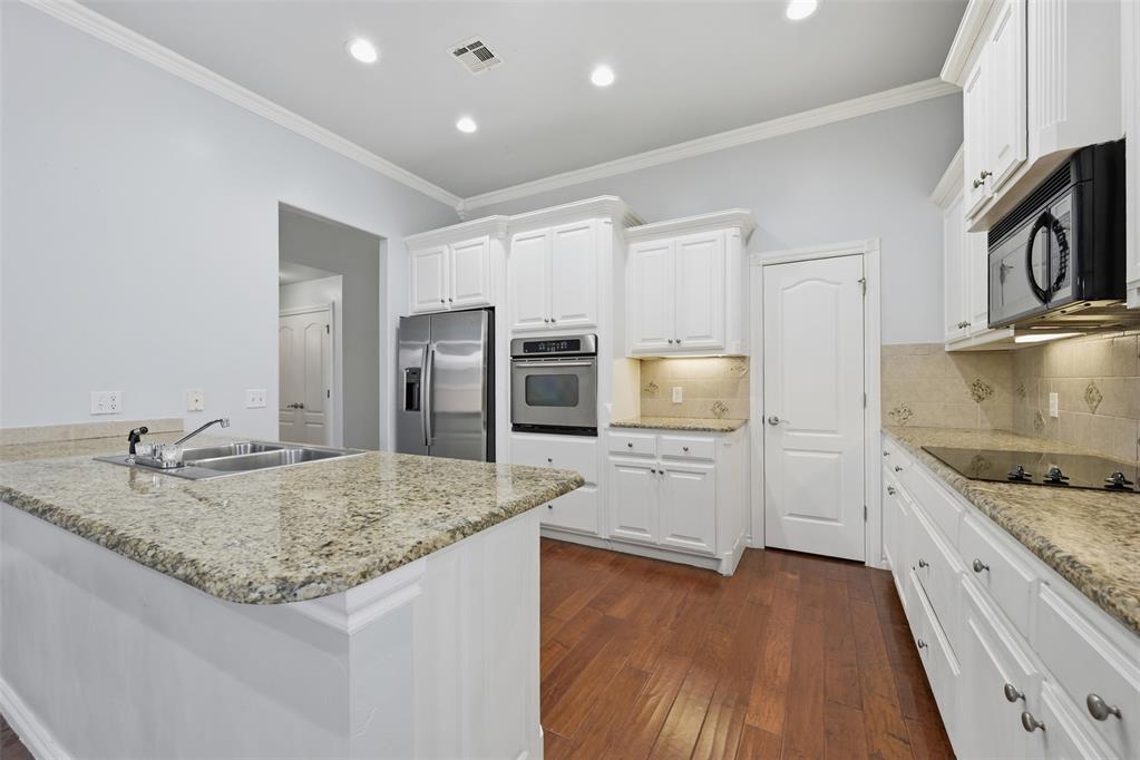 3611 Gullane Drive Property Photo 11