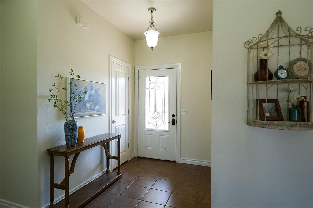 2819 Deer Run Property Photo 6