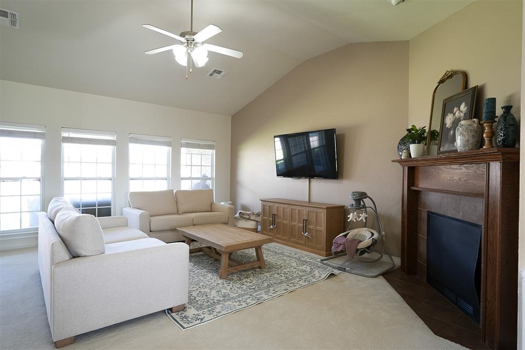 2819 Deer Run Property Photo 10