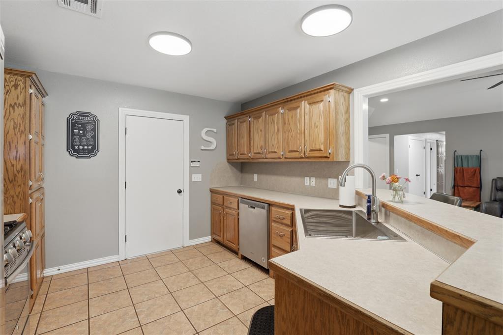 208 S 9th Avenue Property Photo 11