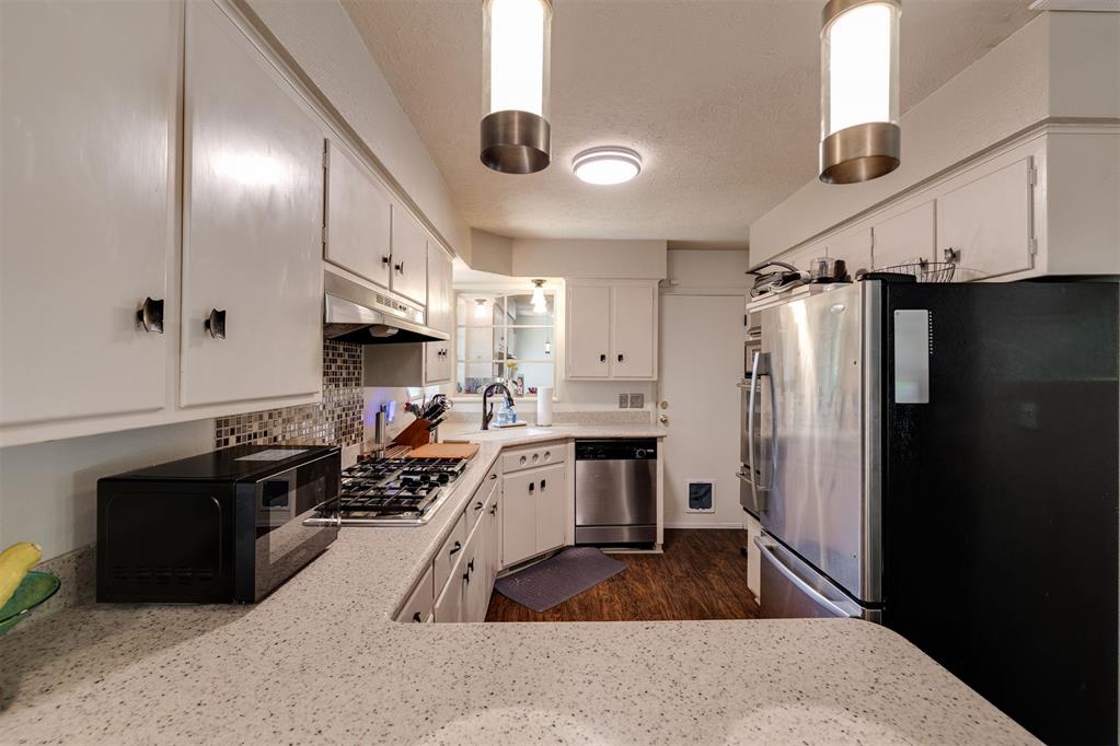 1101 Woodlawn Place Property Photo 15