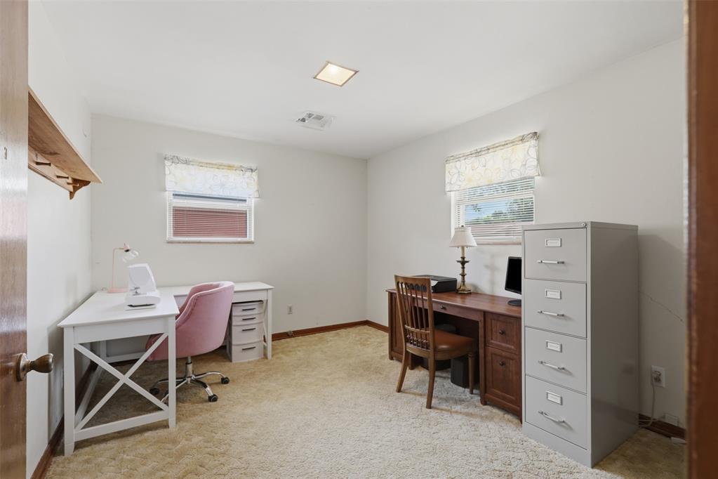 4312 N Sterling Avenue Property Photo 23