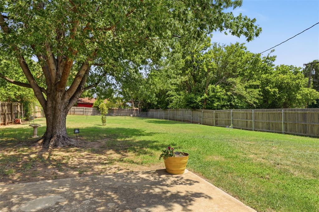 4312 N Sterling Avenue Property Photo 27