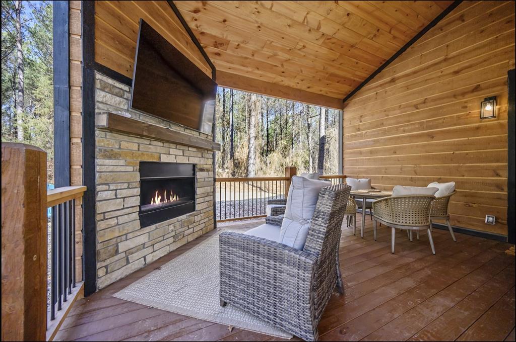 135 Dogwood Blossom Trail Property Photo 23
