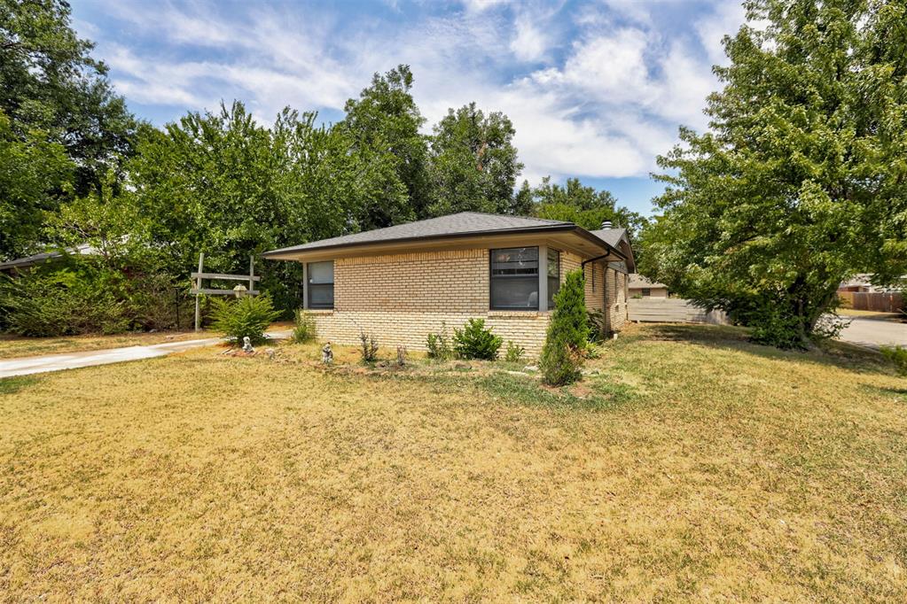 245 Nw 80th Corner Property Photo 4