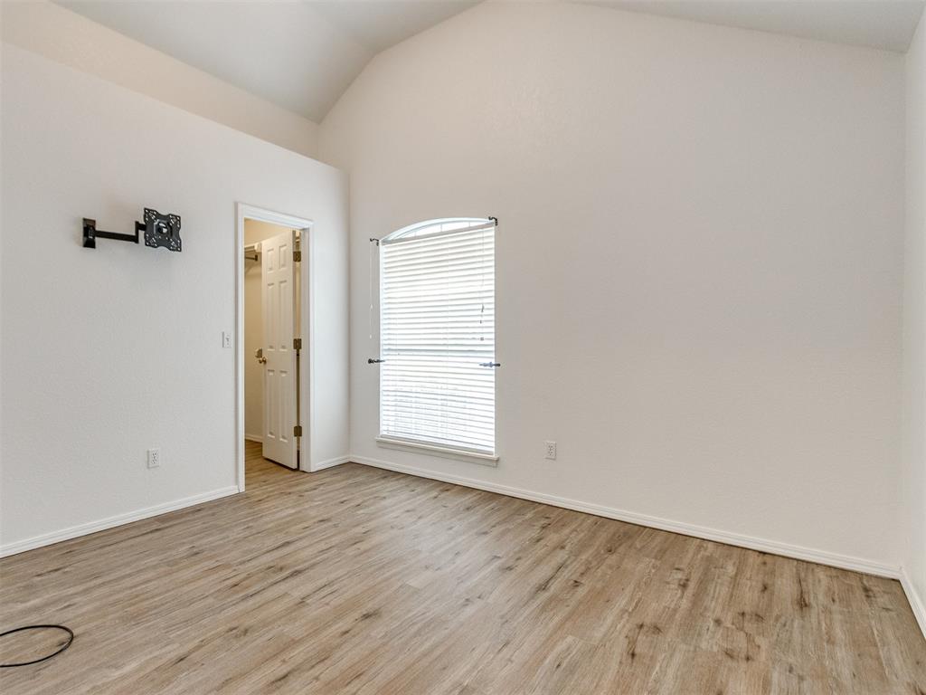1240442 Property Photo 10