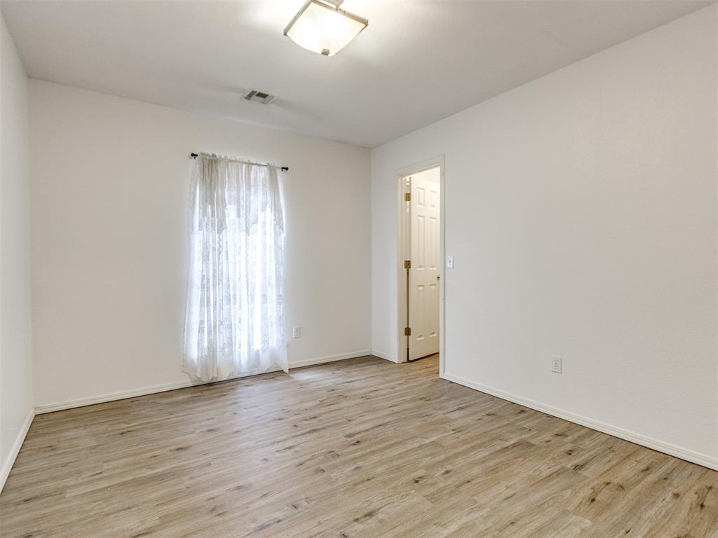 1240442 Property Photo 16