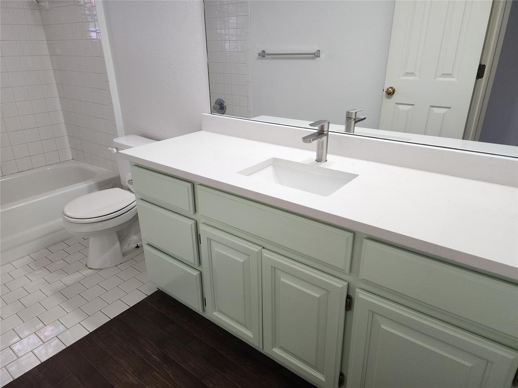 1240442 Property Photo 25