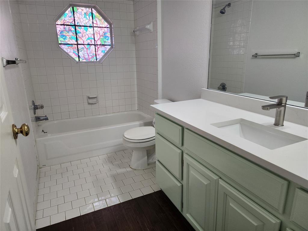 1240442 Property Photo 26