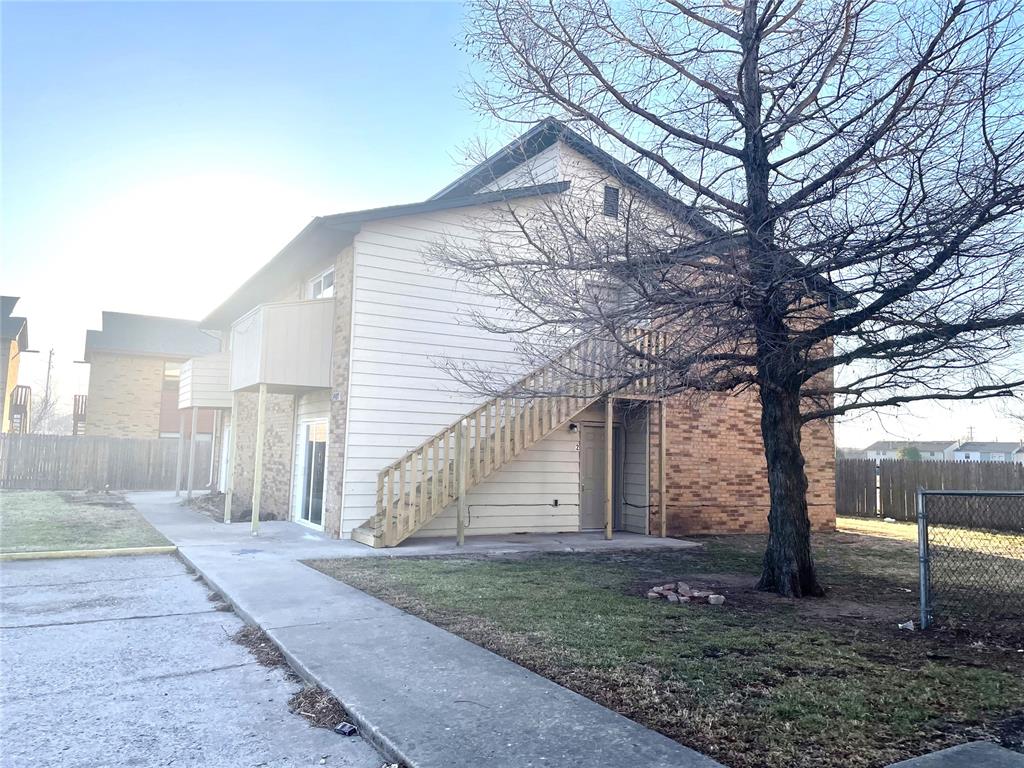 1407 Glen Oaks Court 2 Property Photo 1
