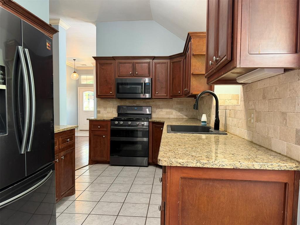 1801 Del Simmons Drive Property Photo 2