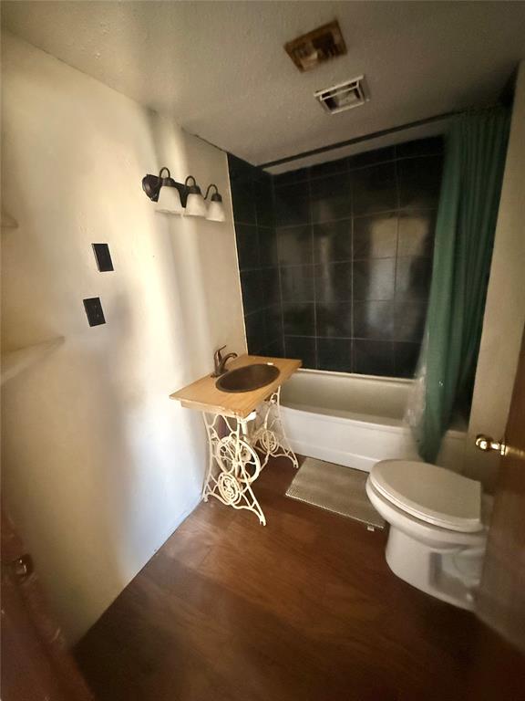 300 S 4th Street Property Photo 6