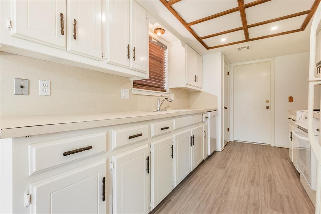 1006 W Neptune Road Property Photo 6