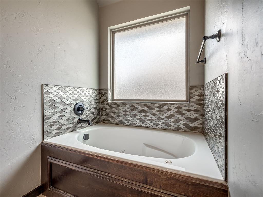 2409 Santa Monica Drive Property Photo 13