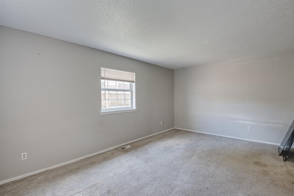 9305 S Winston Way Property Photo 7