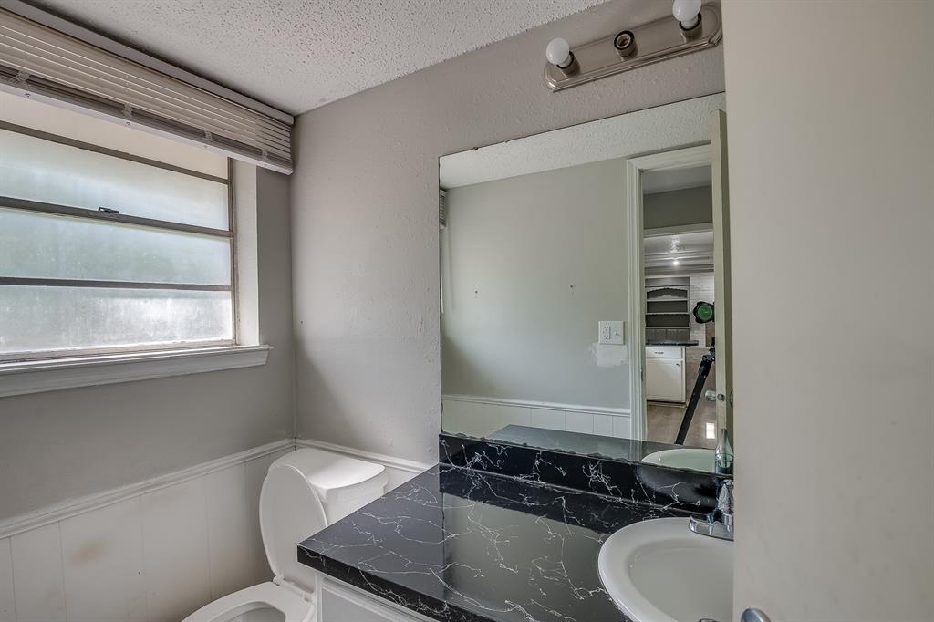 9305 S Winston Way Property Photo 11