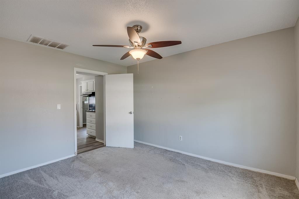 9305 S Winston Way Property Photo 15