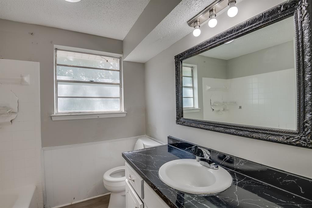 9305 S Winston Way Property Photo 19