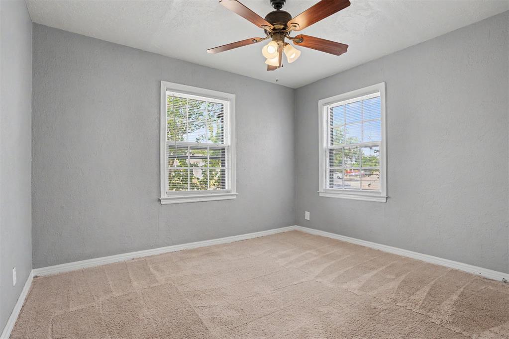 1016 E Liveoak Street Property Photo 14
