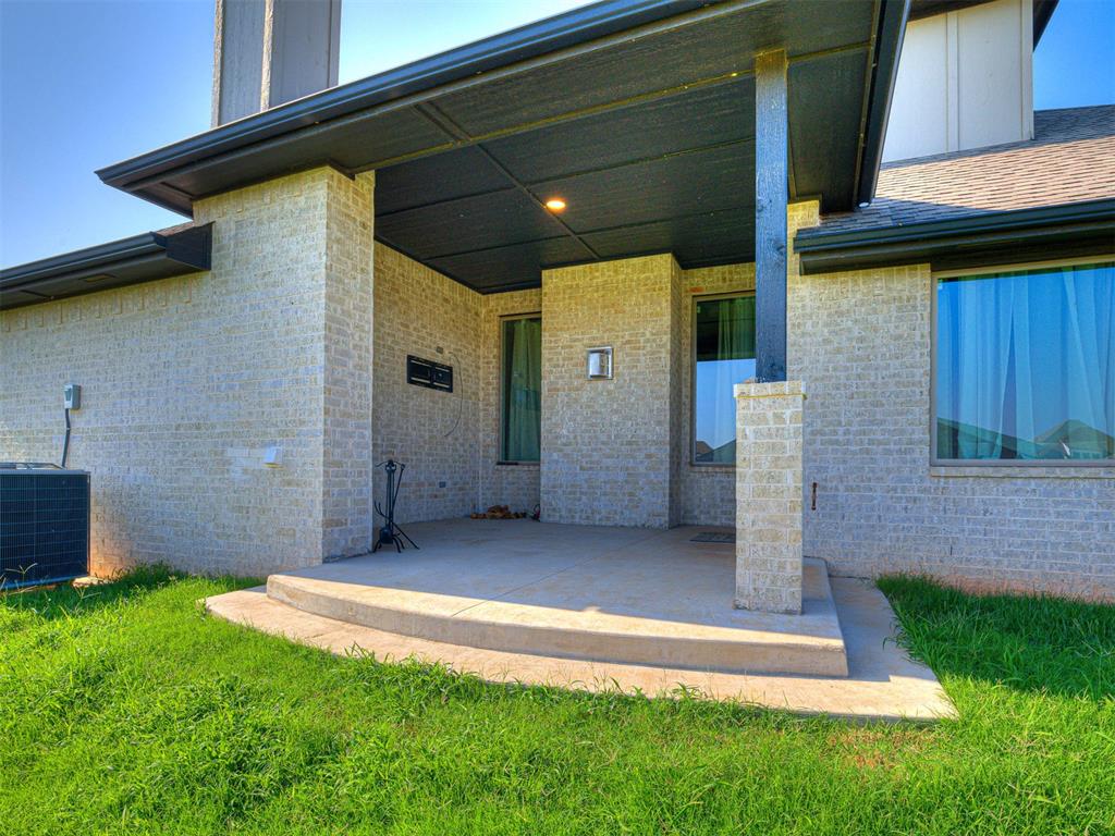 4305 Nw 156th Place Property Photo 5