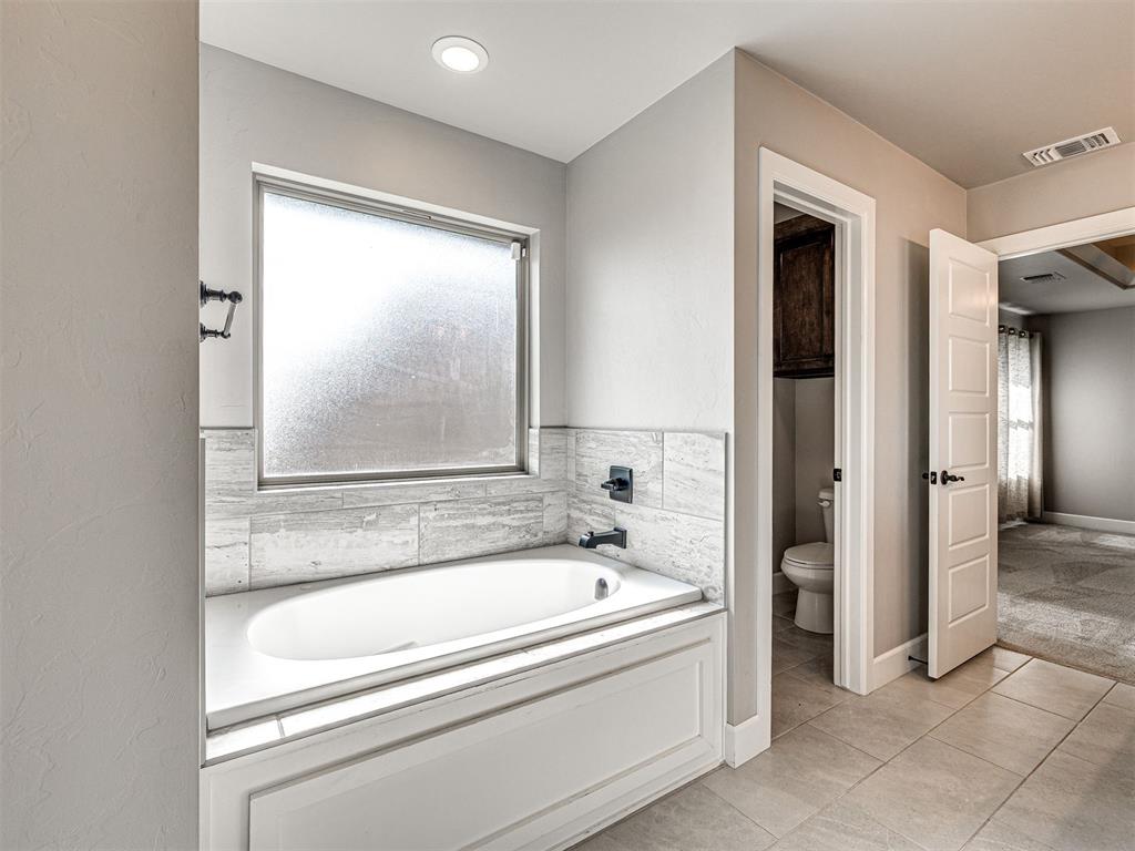 4305 Nw 156th Place Property Photo 32