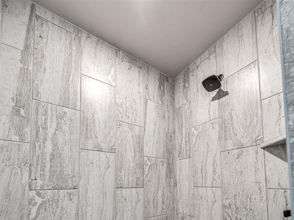 4305 Nw 156th Place Property Photo 33