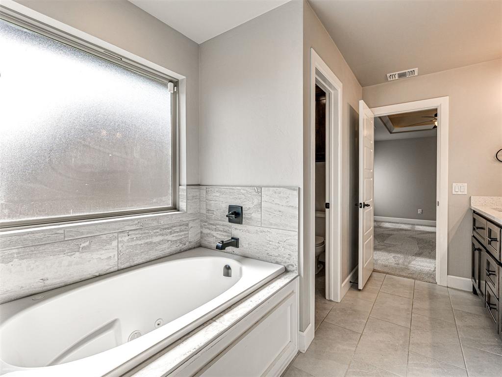 4305 Nw 156th Place Property Photo 34