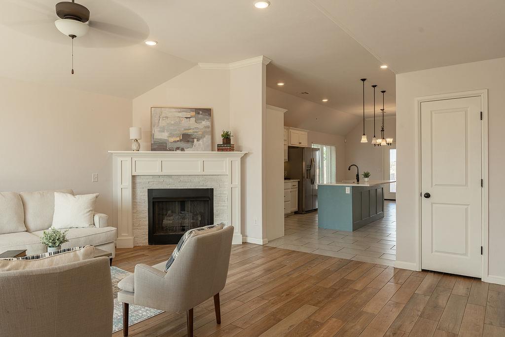 18340 Autumn Grove Drive Property Photo 10
