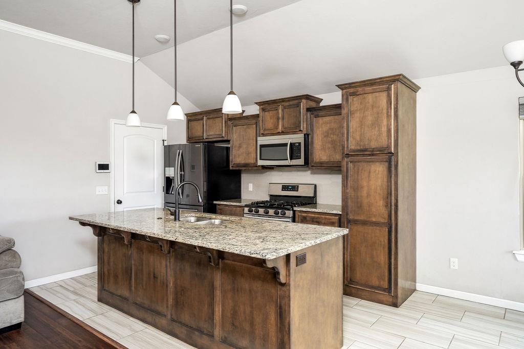 15909 Capulet Drive Property Photo 12