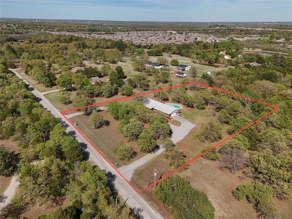 1172 Woodcrest Drive Property Photo 4
