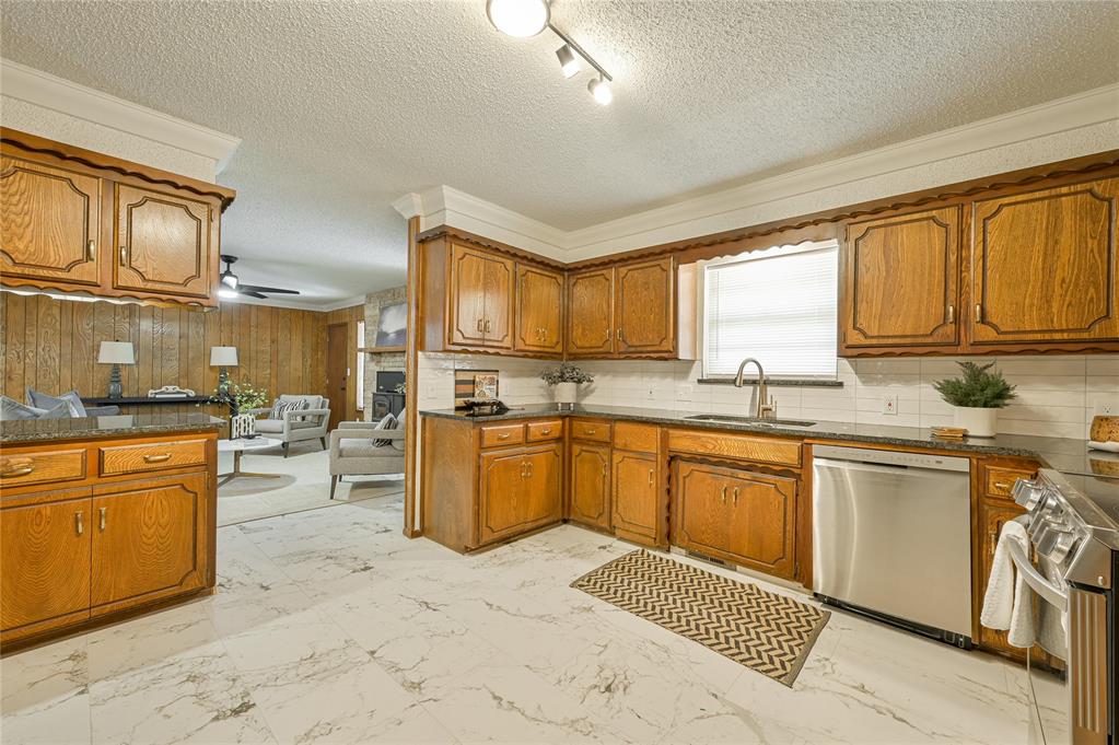 1172 Woodcrest Drive Property Photo 15