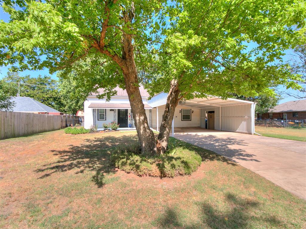 305 Se 1st Street Property Photo 5