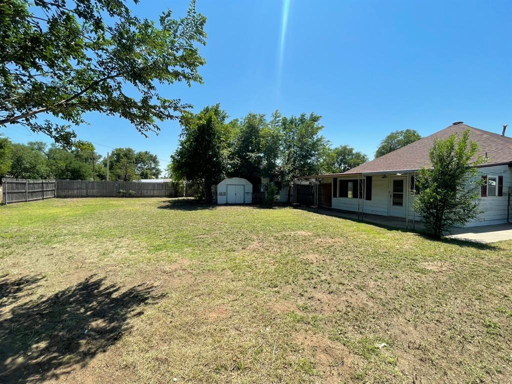 502 N Avenue B Property Photo 3