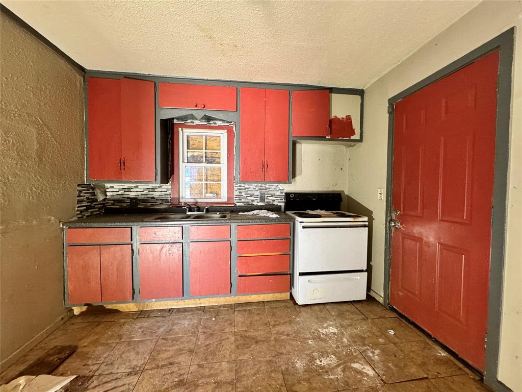 3309 S Goff Avenue Property Photo 7