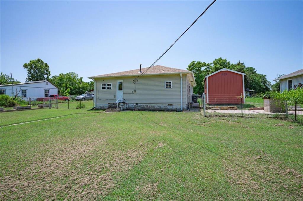 211 2nd Street Property Photo 7